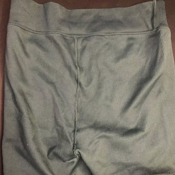 Aerie Offline 5” Real Me Crossover Bike Shorts Sycamore Green Work Out Womens XL - Picture 1 of 3